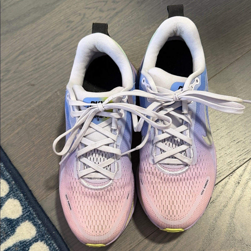 Nike vomero 18 galaxy color size 7.5